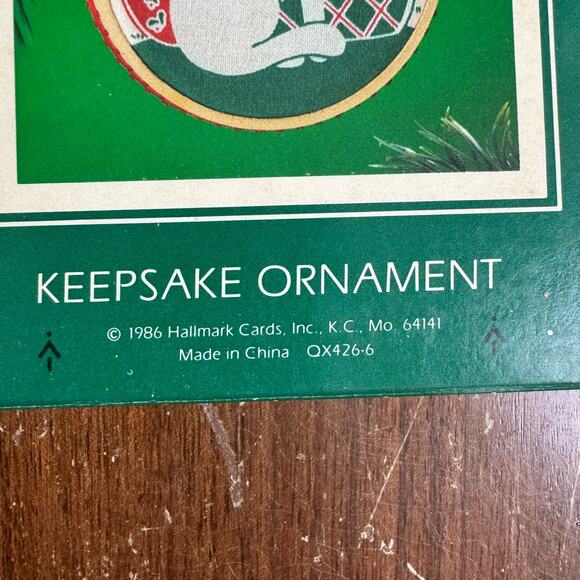 Hallmark Keepsake Ornament 1986 Niece Cat embroidery hoop VINTAGE ornament - Picture 2 of 3